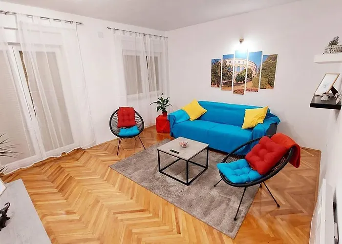 شقة Happy Days بولا