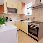Happy Days Apartment