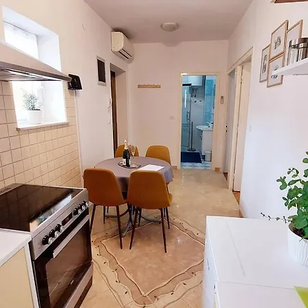 Happy Days Apartament *